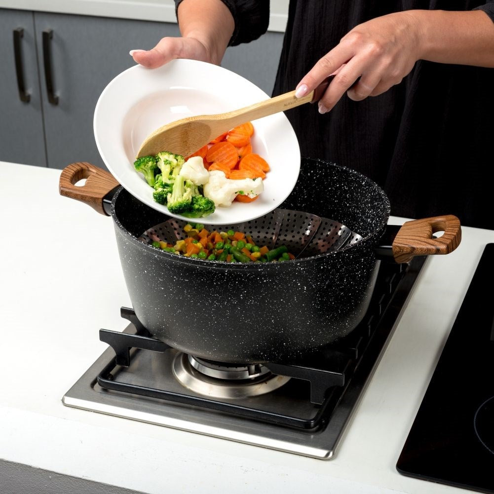 Steaming insert in stainless steel with fold-out legs