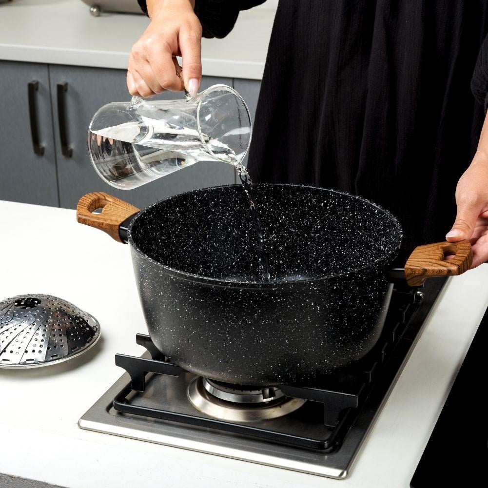 Steaming insert in stainless steel with fold-out legs