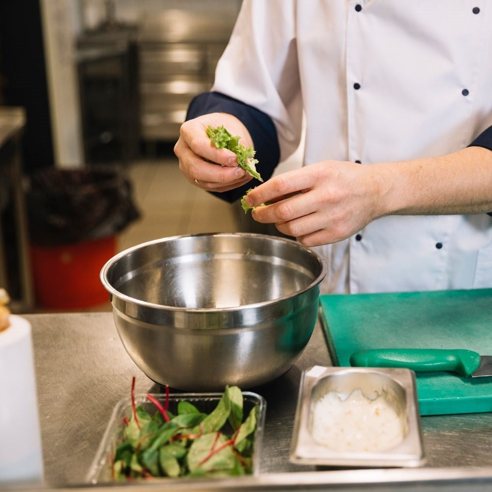 Steel bowl: Perfect for mixing, whipping and storage