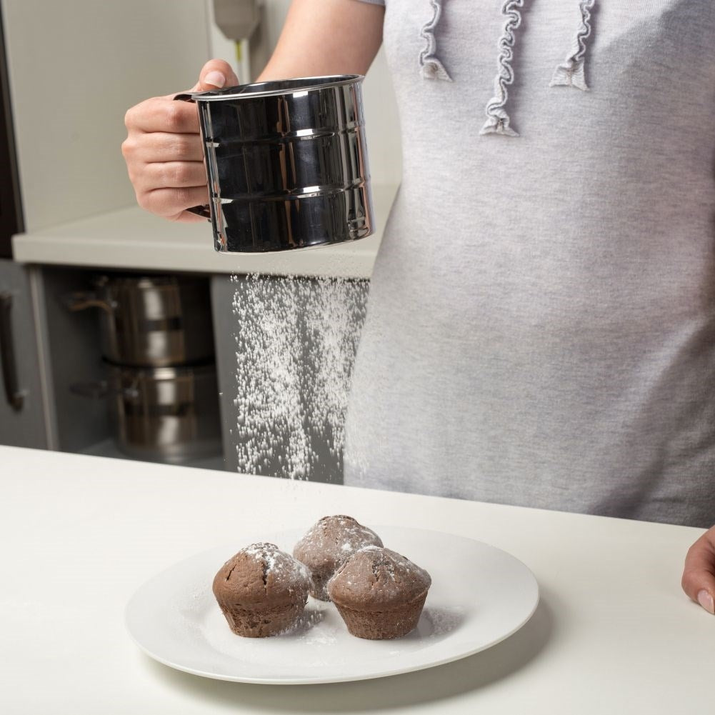 Steel mug for fluffy flour and powdered pastries