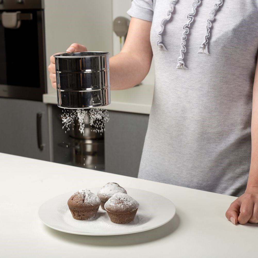 Steel mug for fluffy flour and powdered pastries