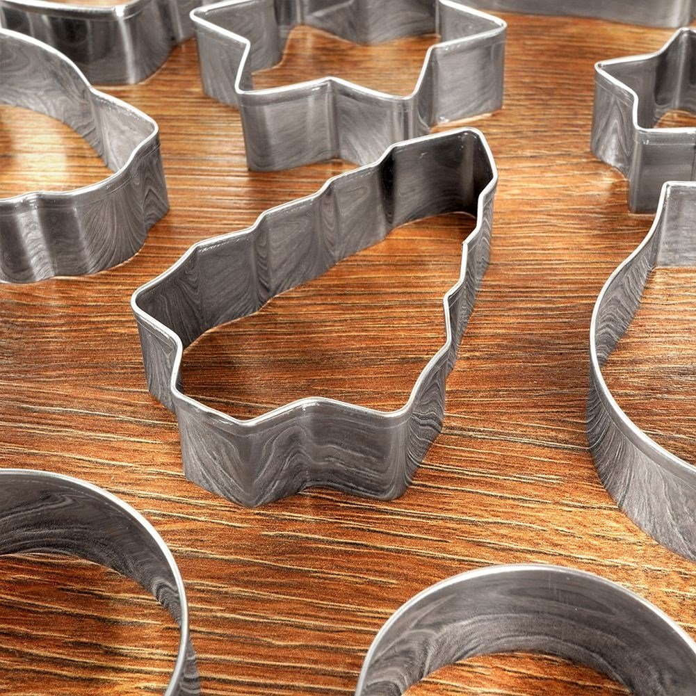 Steel punches for Christmas cookies: 15 different Christmas-inspired shapes