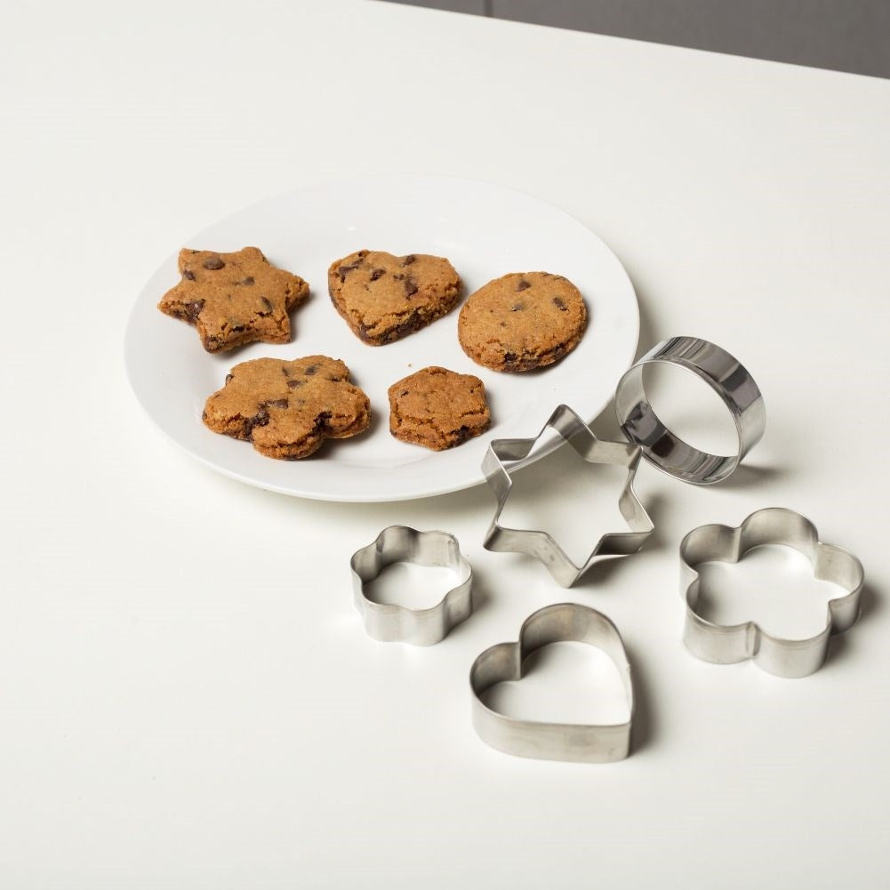Steel punches for Christmas cookies: 15 different Christmas-inspired shapes