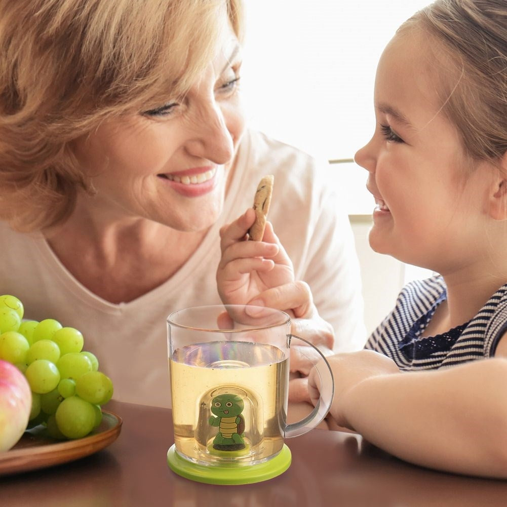 Stylish mug with lid and turtle figure for children