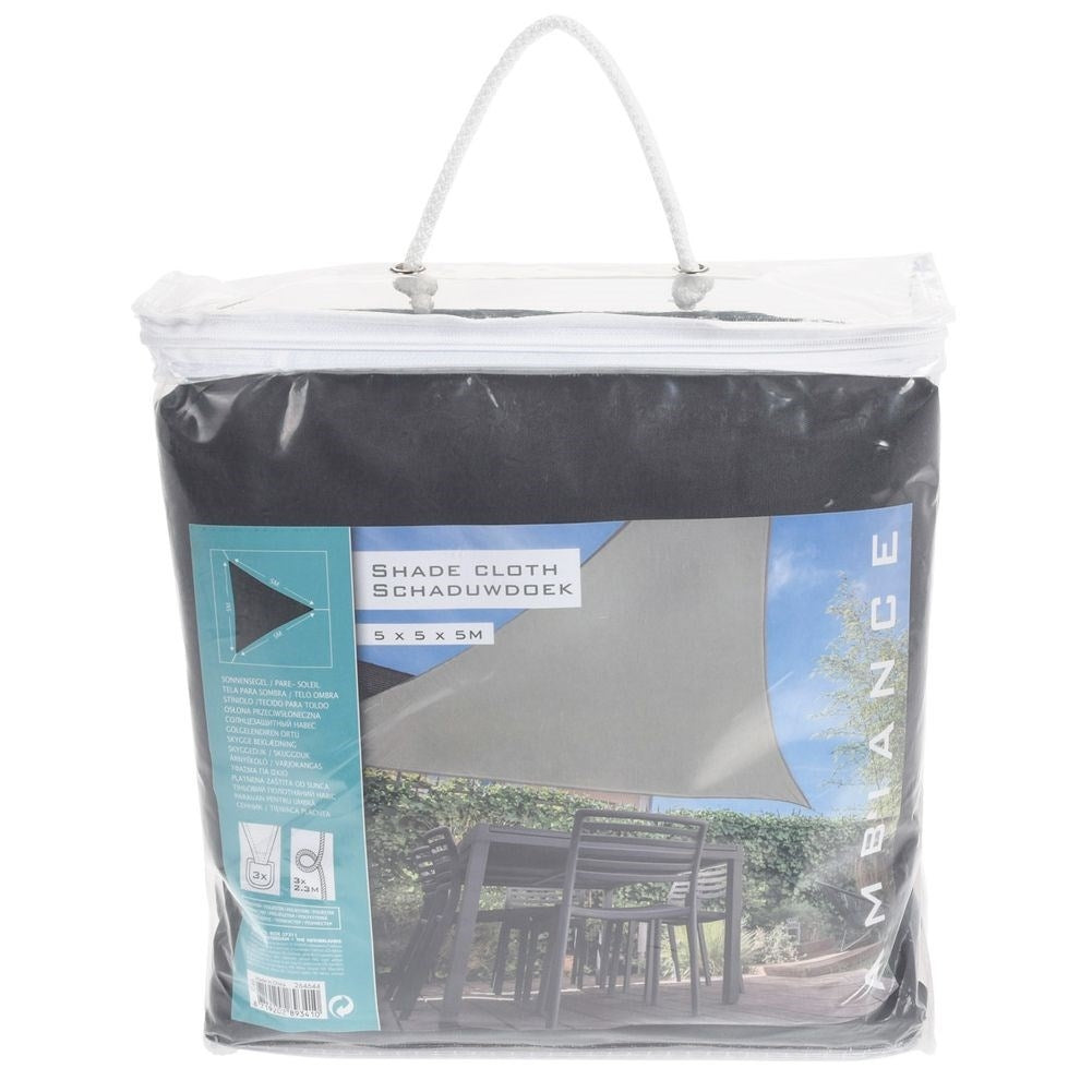 Sun sail: Durable shade with sturdy rings and ropes