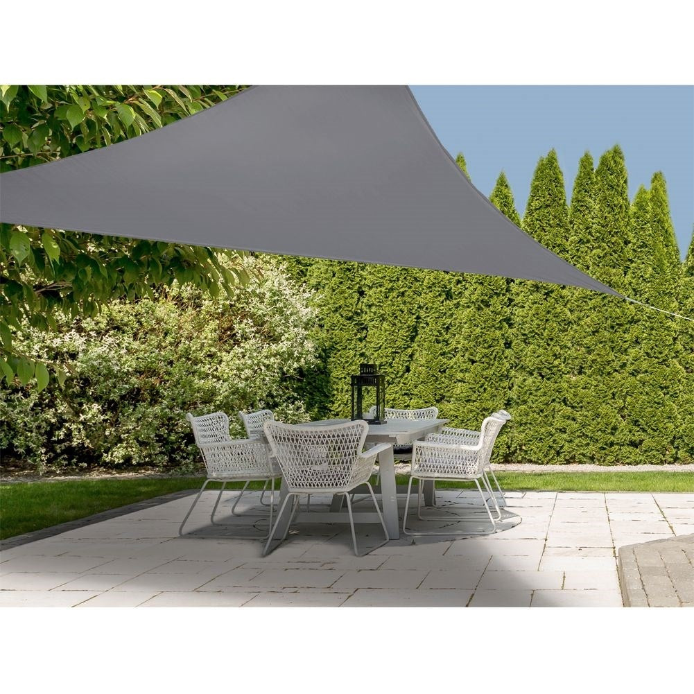 Sun sail: Durable shade with sturdy rings and ropes