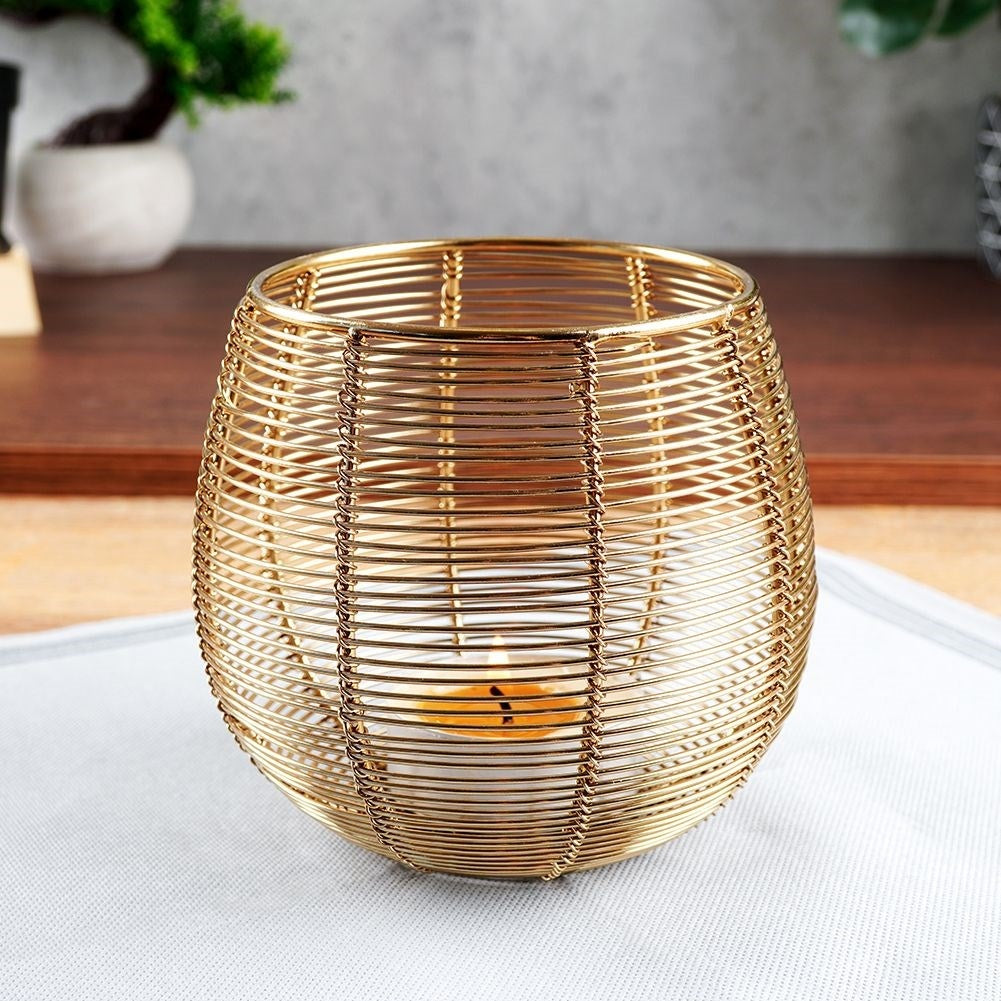 Tealight Light Holder in Gold - Elegant Bowl-shaped Design