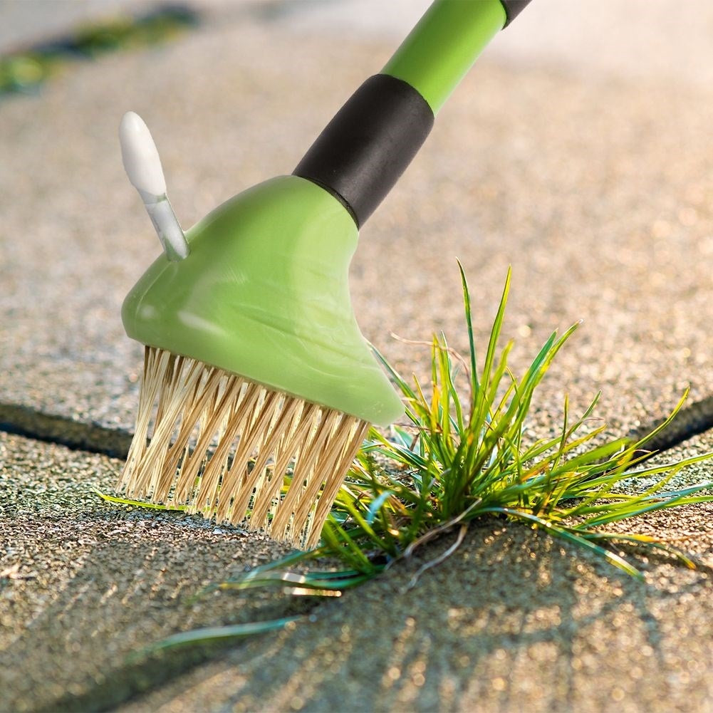 Telescopic Brush for Weeds with ScraperThis dense steel brush has three rows of hard-wearing wires, making it ideal for effectively removing weeds and grass from paving. Perfect for keeping your garden and patio clean and free of unwanted vegetation.