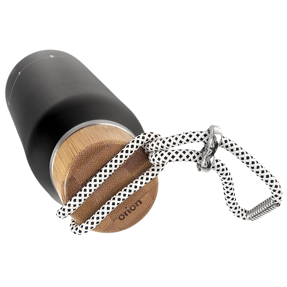 Thermos bottle in stainless steel for all drinksDiscover our high-quality thermos bottle made of stainless steel with a double wall to keep your drinks hot or cold for a long time. The bottle has a tight screw cap and a practical strap for easy transp
