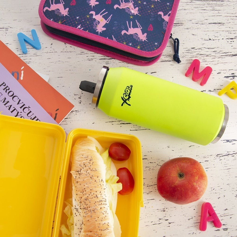 Thermos jar with spout and straw, keeps heat for 12 hours