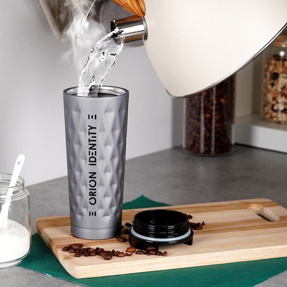Thermos mug in matt gray with silicone seal and lid