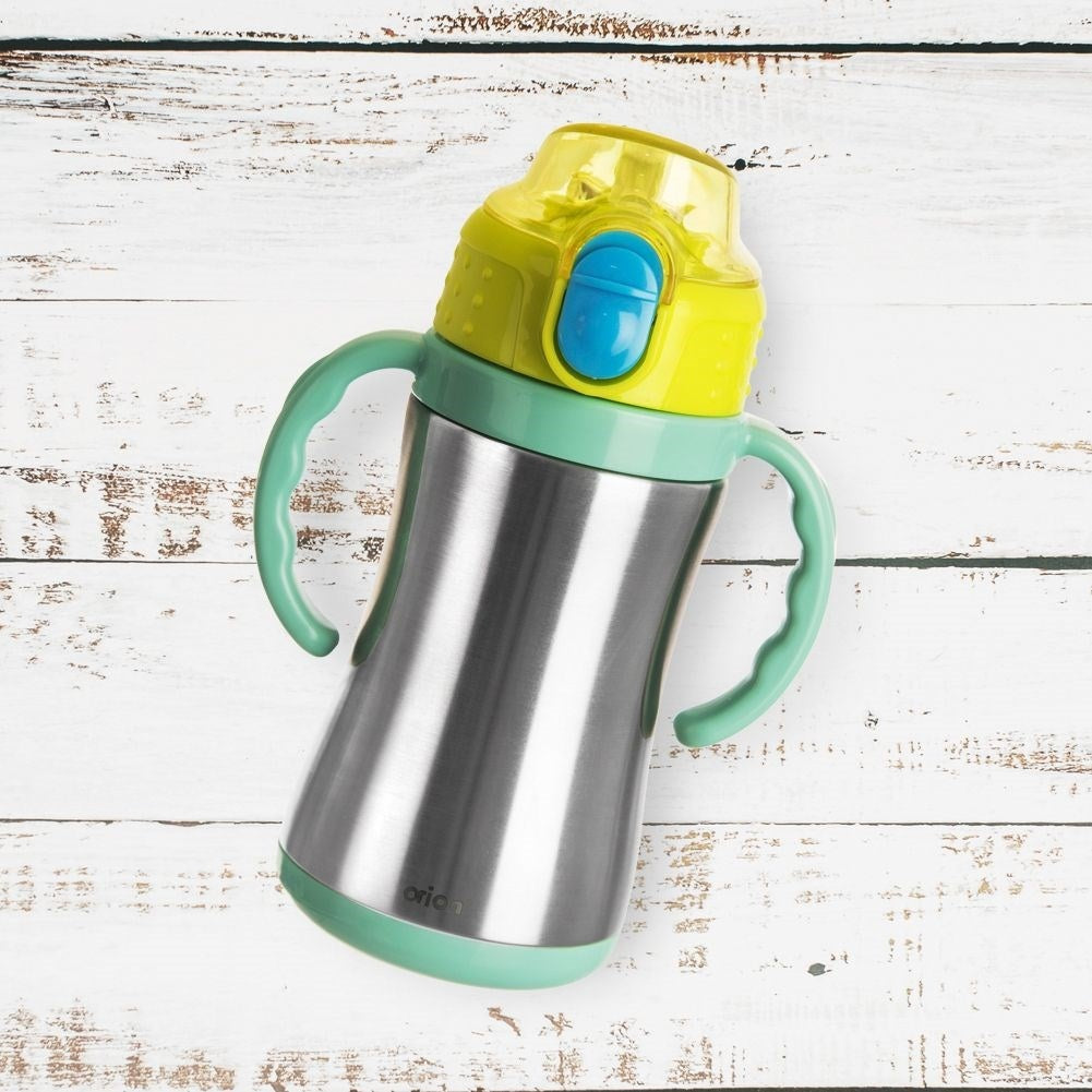 Thermos mug with handle, drinking spout and lockable steel lid