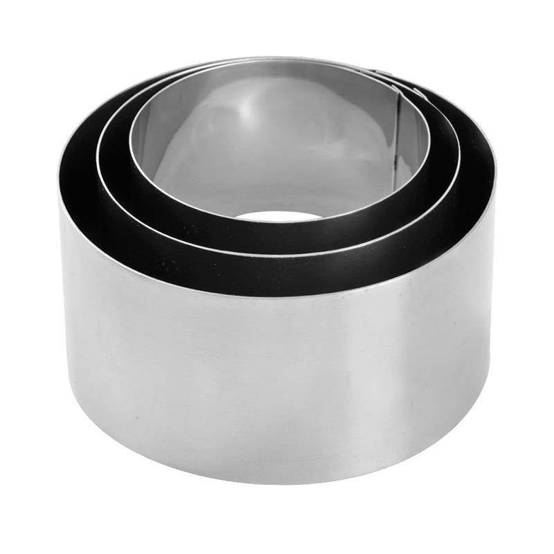 Three rings for shaping, cutting and decorating dishes