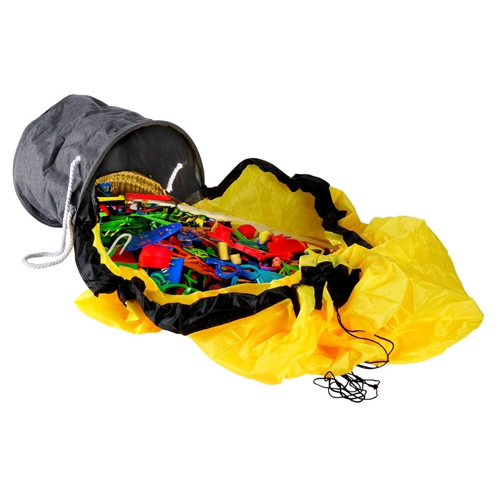 Toy basket and play mat in one for easy cleaning