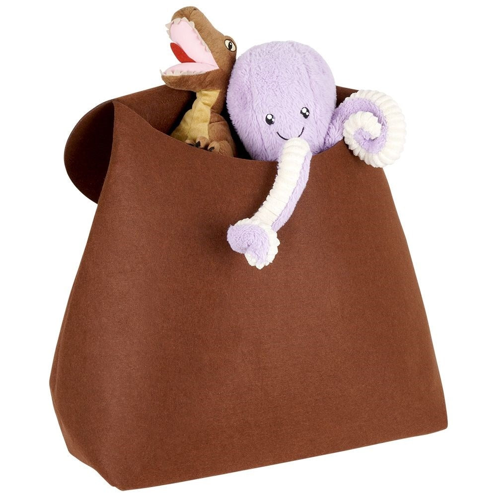 Toy basket with unique bear motif for the children's room