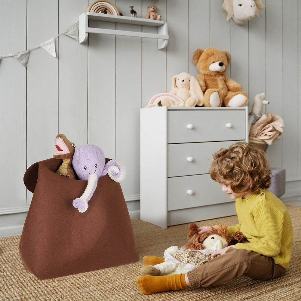 Toy basket with unique bear motif for the children's room