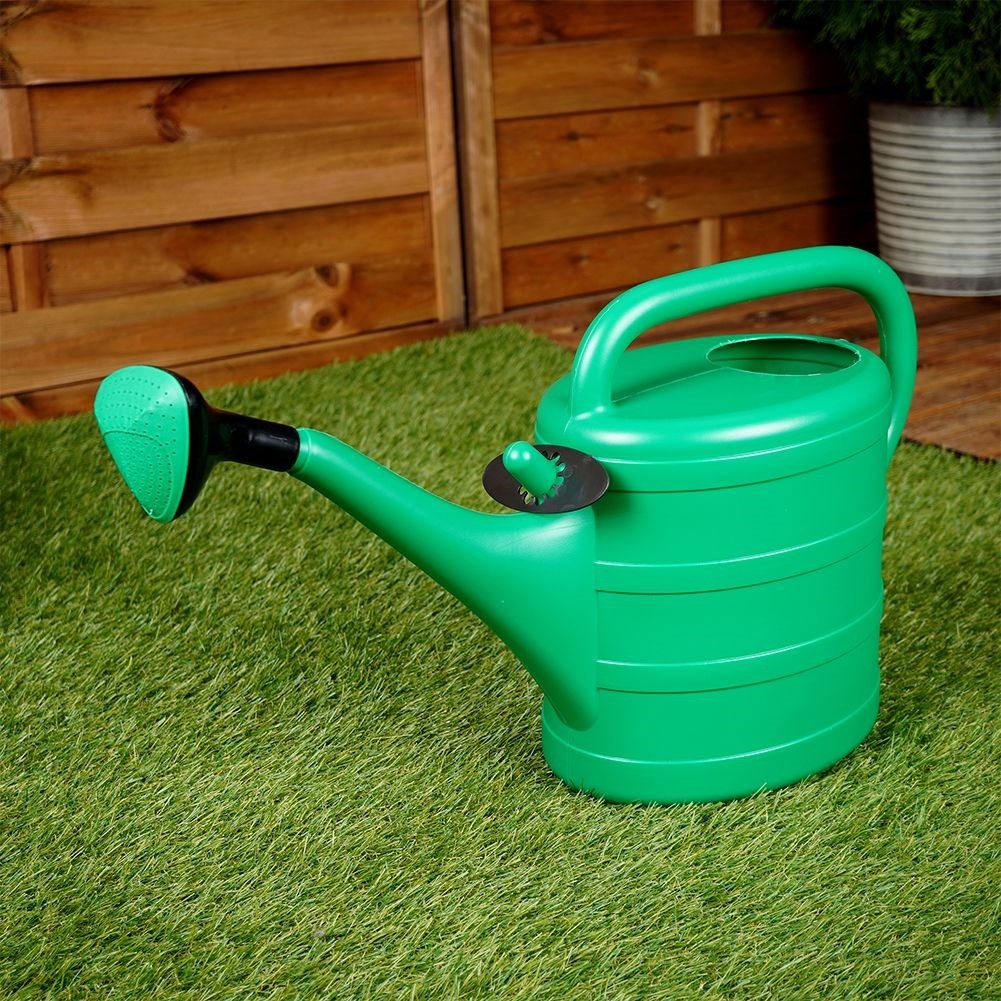 Traditional 10L green watering can with strainer and measuring jug