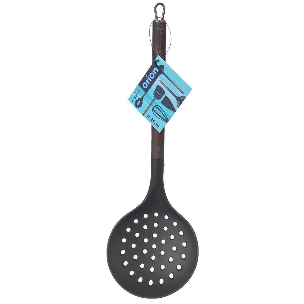 Traditional Szumówka for easy skimming and serving