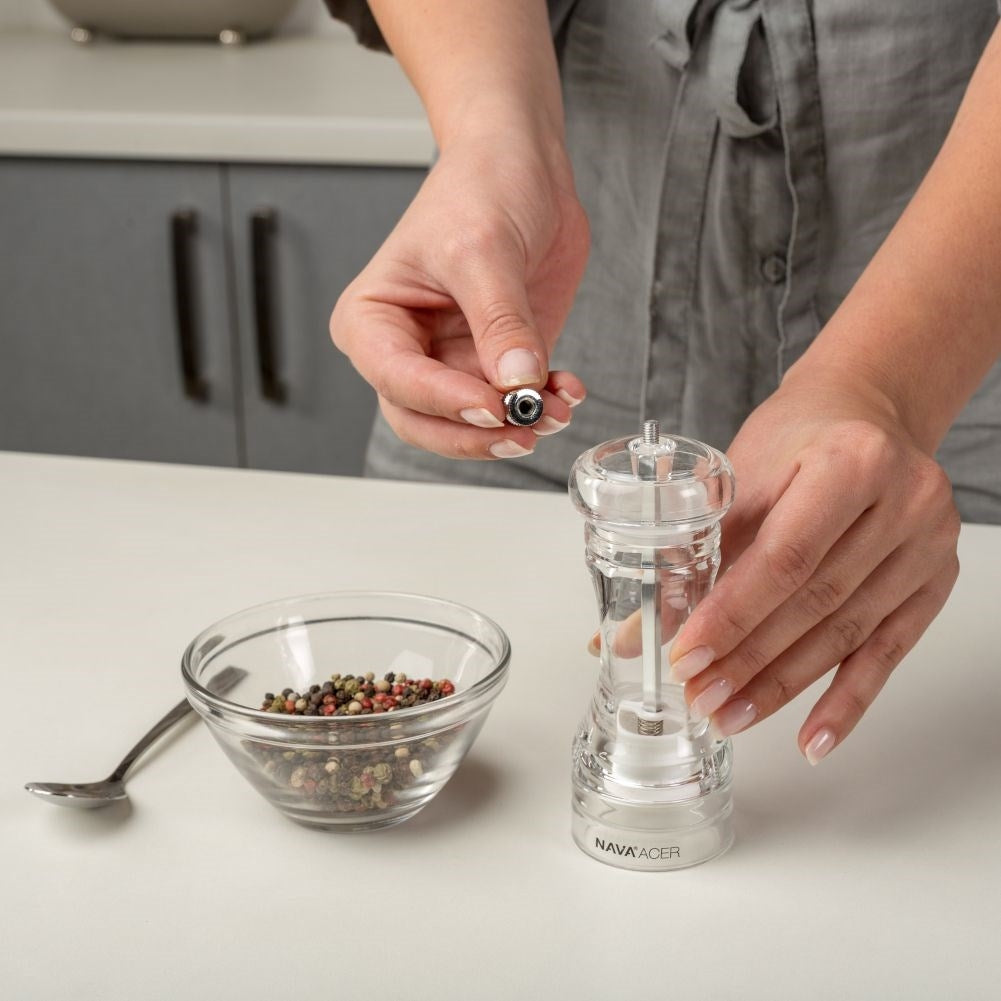 Transparent acrylic grinder with adjustable ceramic grind
