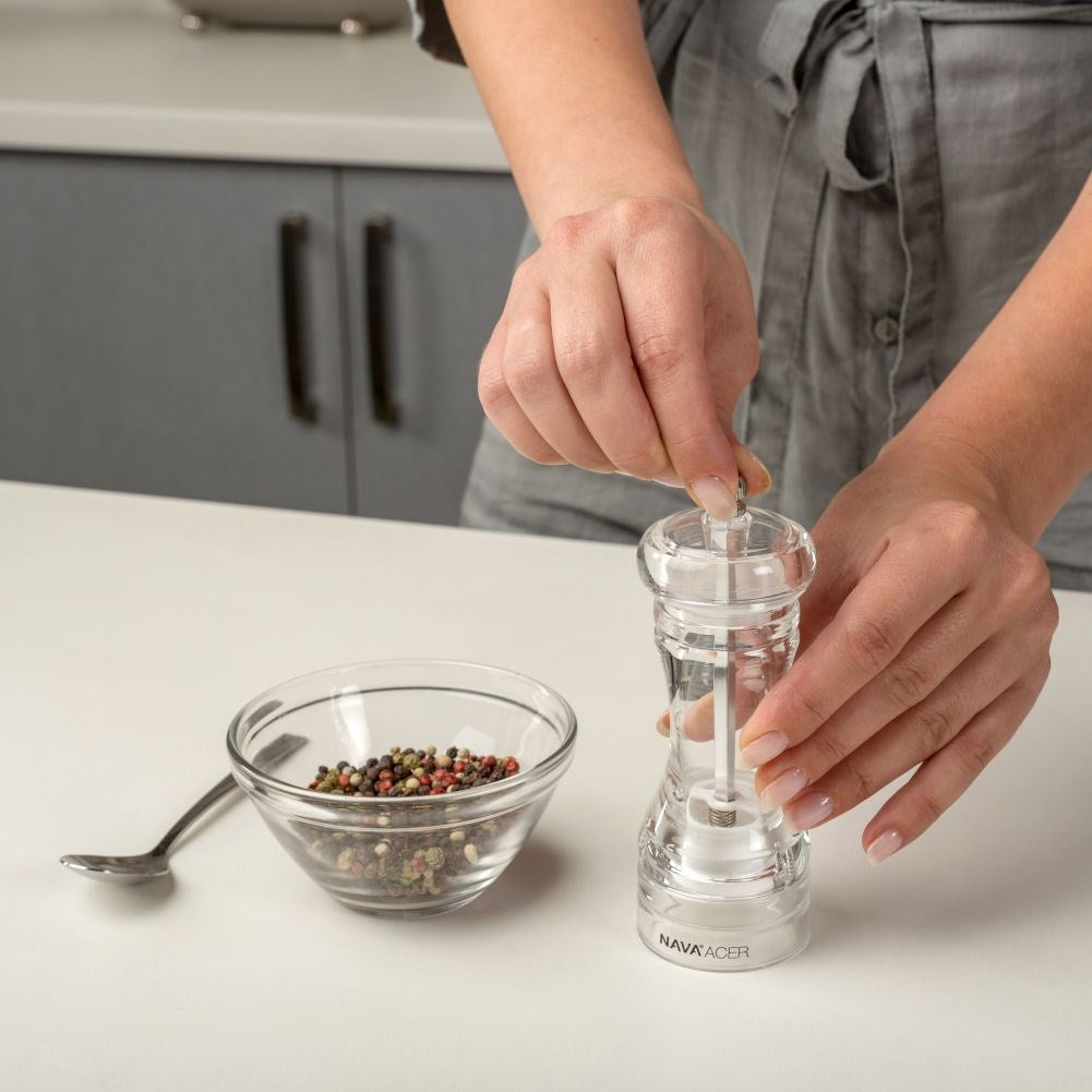 Transparent acrylic grinder with adjustable ceramic grind