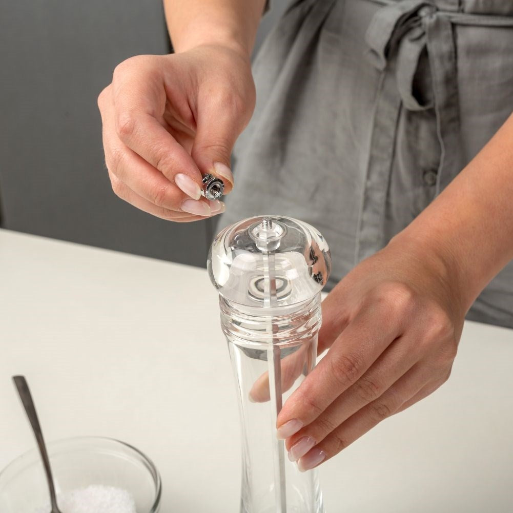 Transparent acrylic grinder with ceramic grinders and adjustable grinding degree