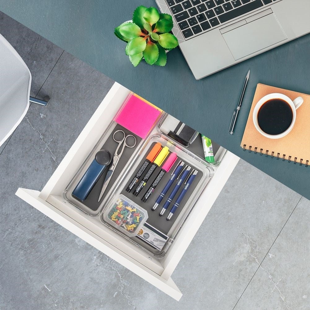 Transparent storage box with non-slip feet and rubber mat