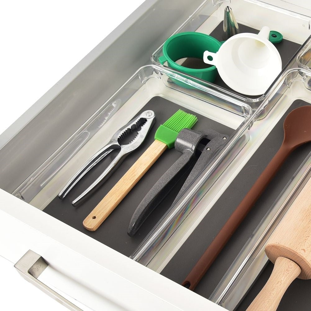 Transparent storage box with non-slip feet and rubber mat