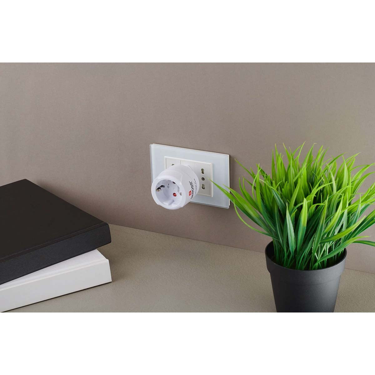 Travel adapter Europe to Switzerland + Italy + Brazil - For 2- and 3-pole devices (grounding or Euro-plug)