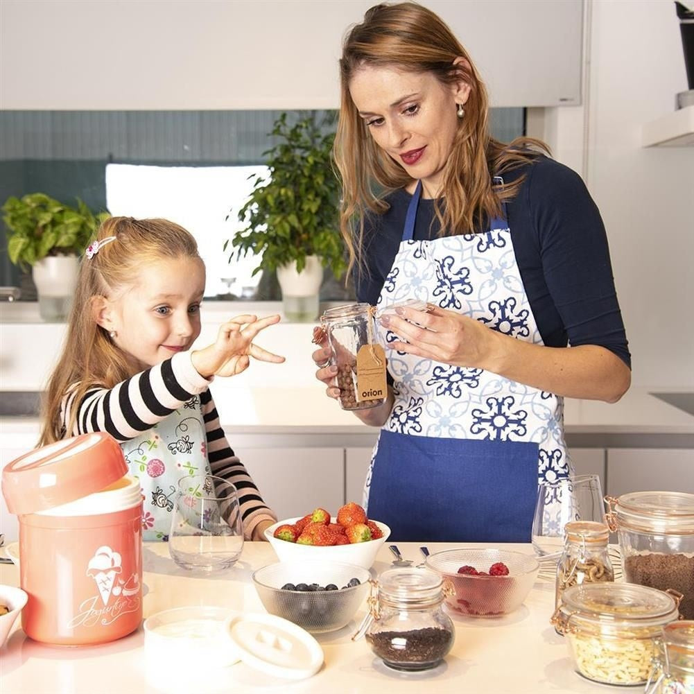 Trendy cotton apron for kitchen and grilling