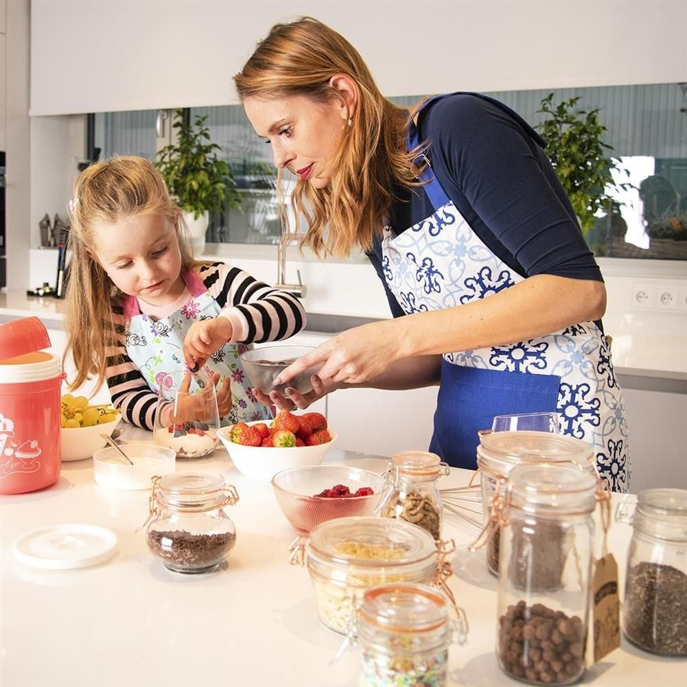 Trendy cotton apron for kitchen and grilling