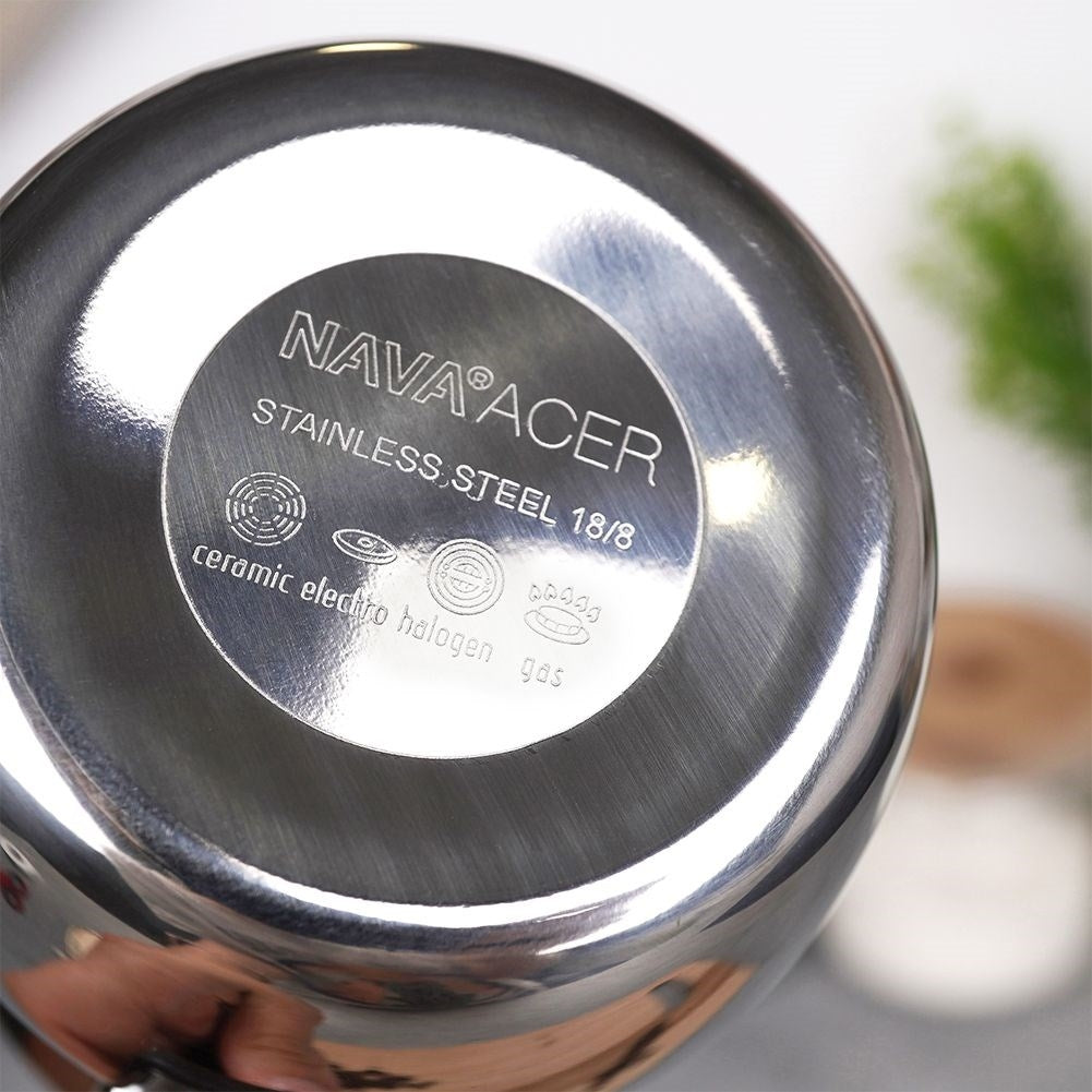 Turkish coffee maker in stainless steel with heat-resistant handle