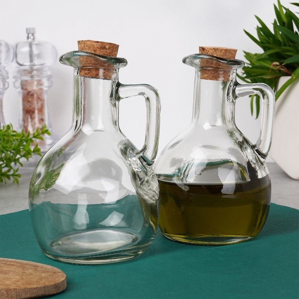 Two-bottle set for oil & vinegar - Stylish and decorative