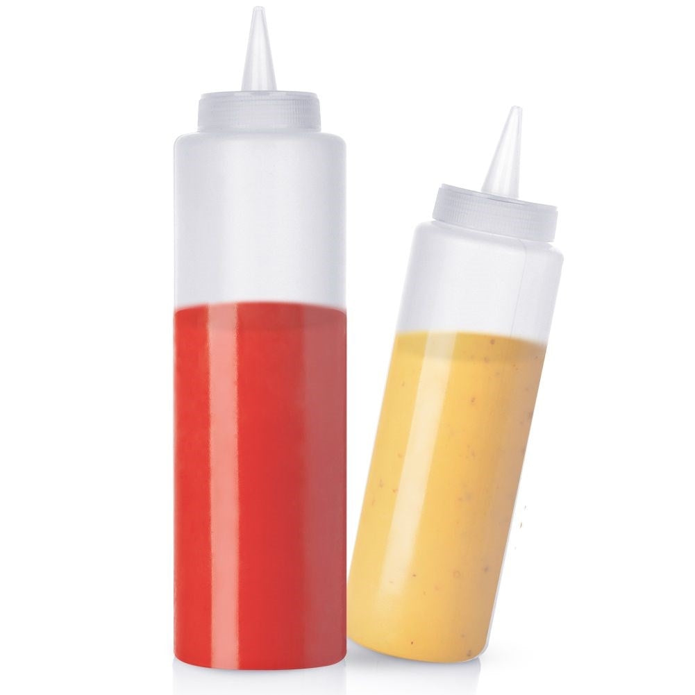 Two sauce bottles for easy dosing and cake decorating