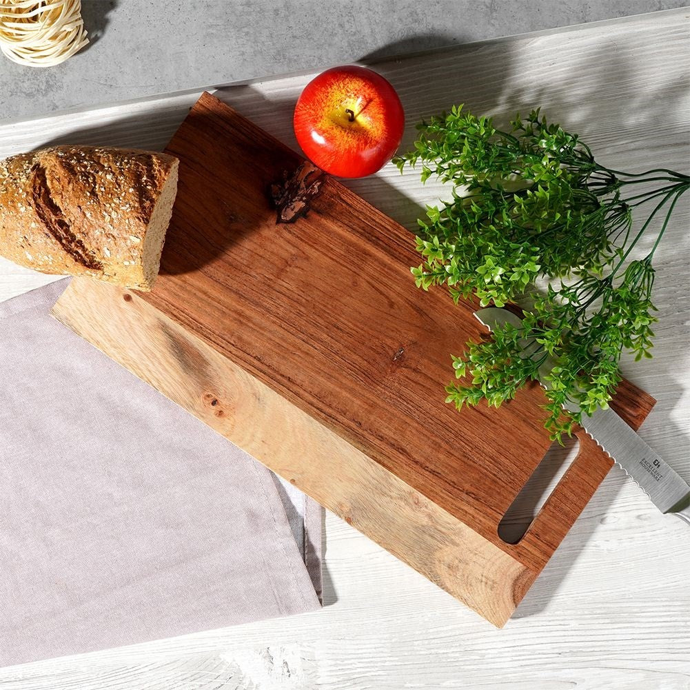 Unique cutting board in acacia wood with comfortable handle