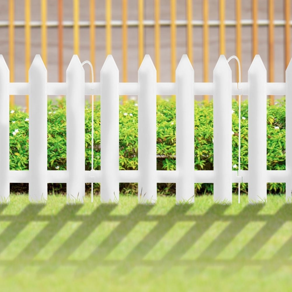 Unique garden fences: Weather resistant and decorative edge supports