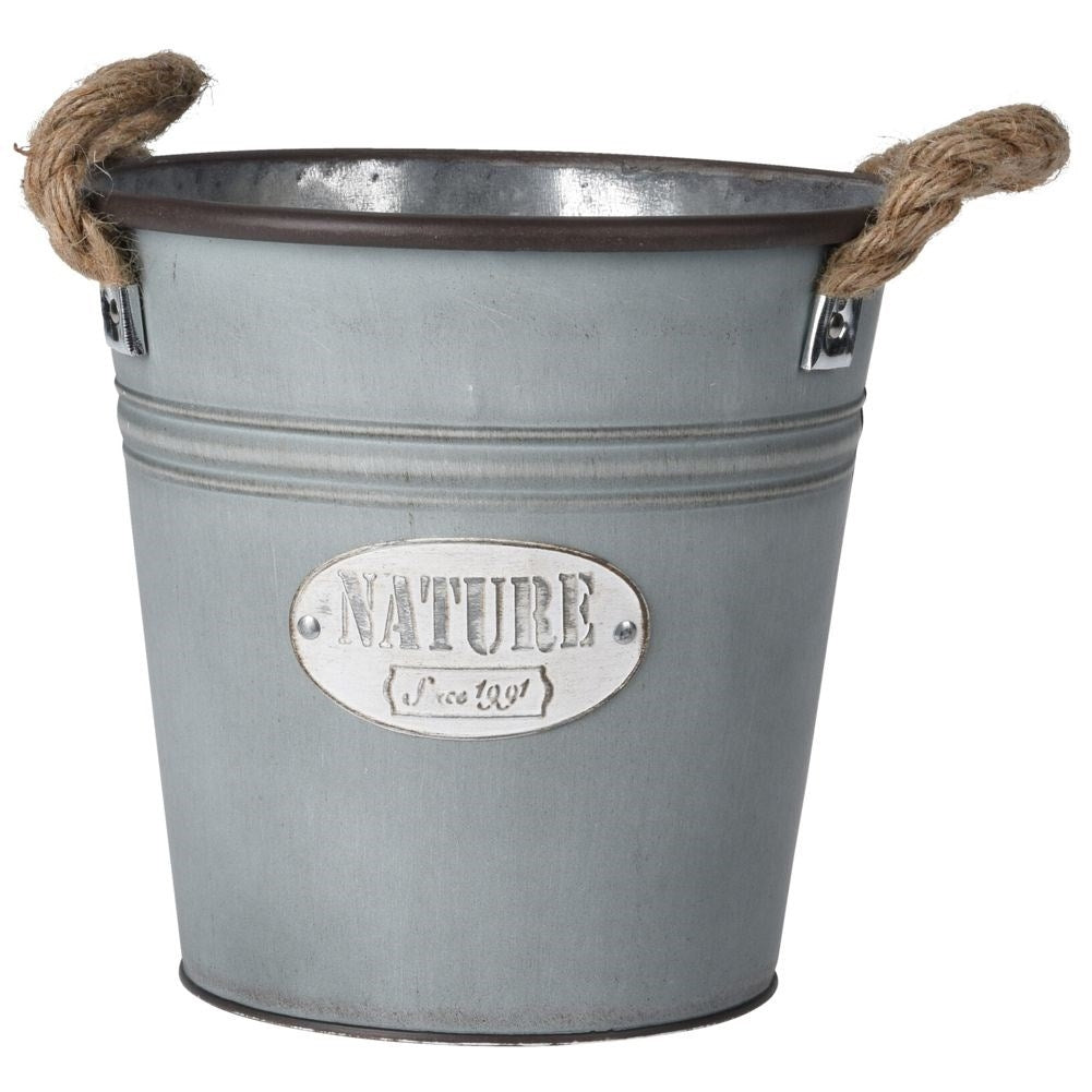 Unique retro metal pot with rope handle for indoor/outdoor use