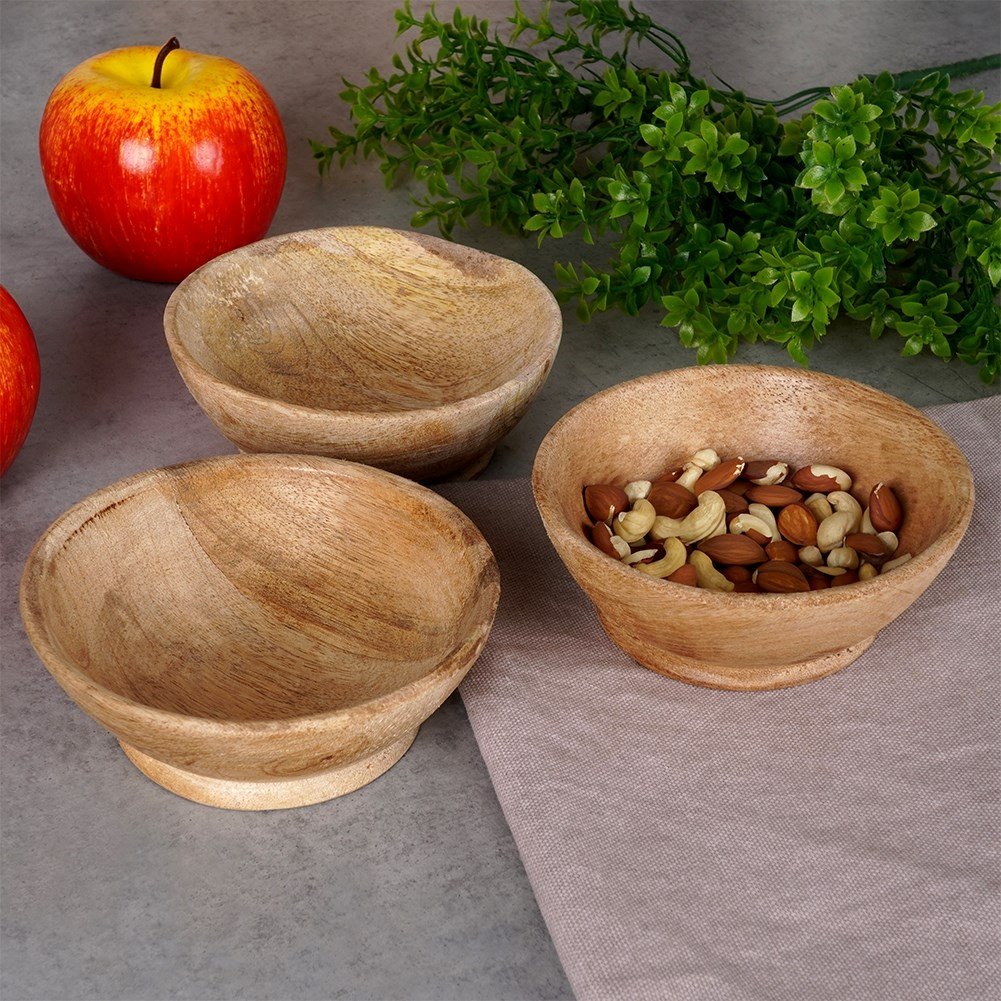 Unique set of three bowls in exotic mango wood for snacks