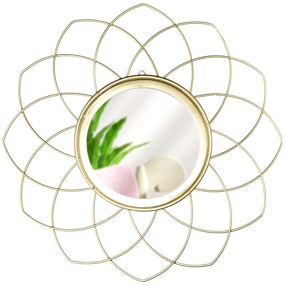 Unique wall mirror with gold frame - Effective home decoration