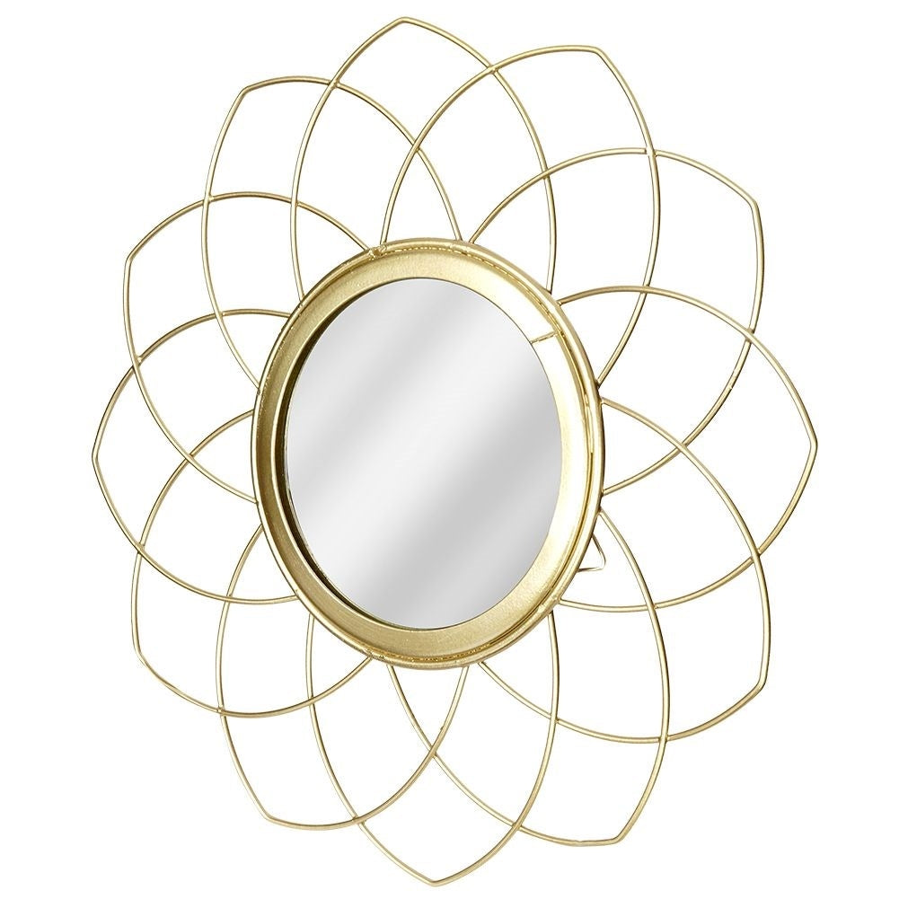 Unique wall mirror with gold frame - Effective home decoration