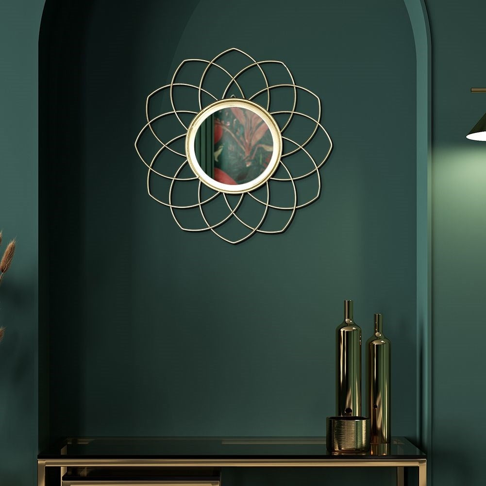 Unique wall mirror with gold frame - Effective home decoration