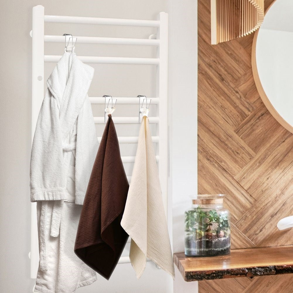 Universal hooks for bathrooms and room radiators
