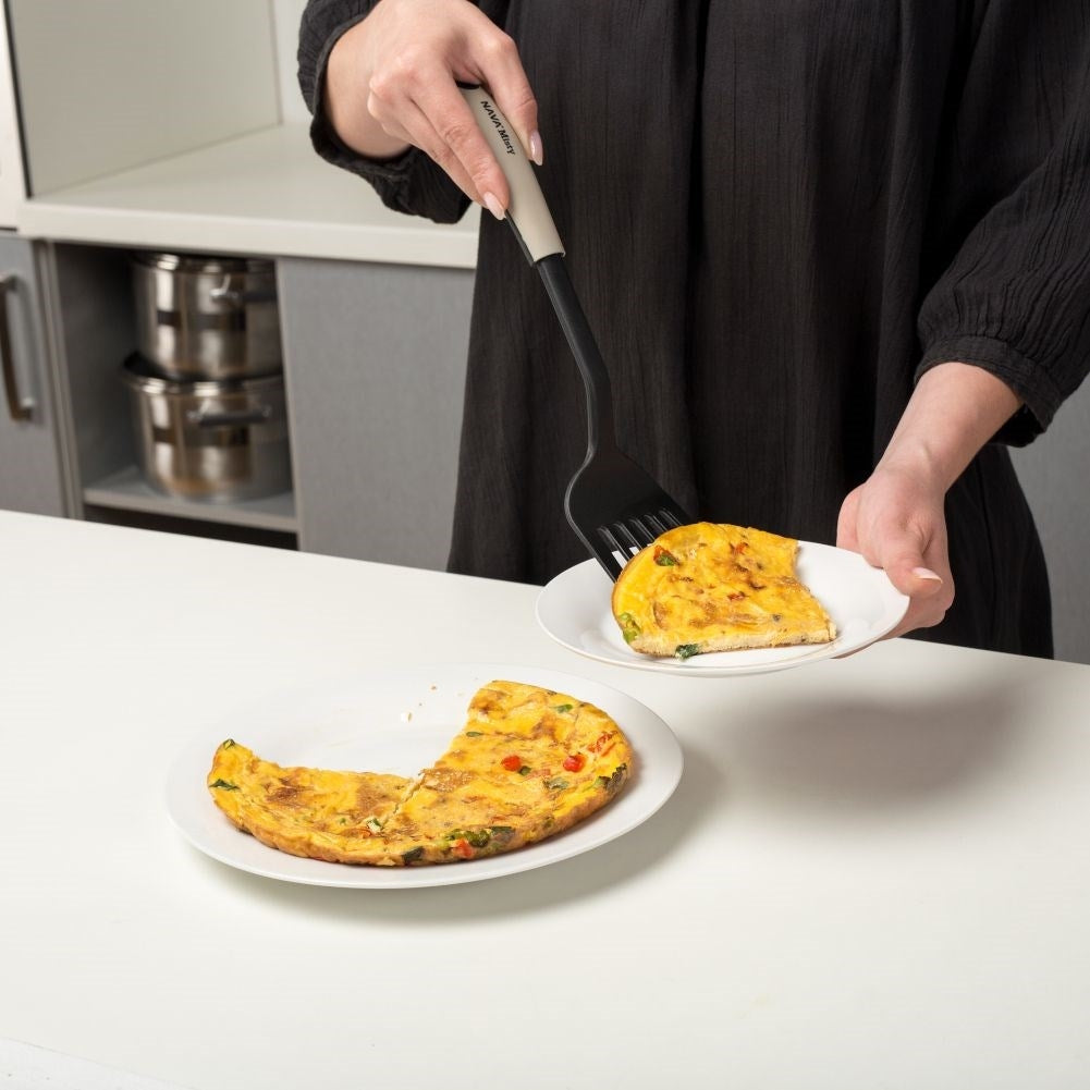 Universal kitchen spatula - durable and heat resistant
