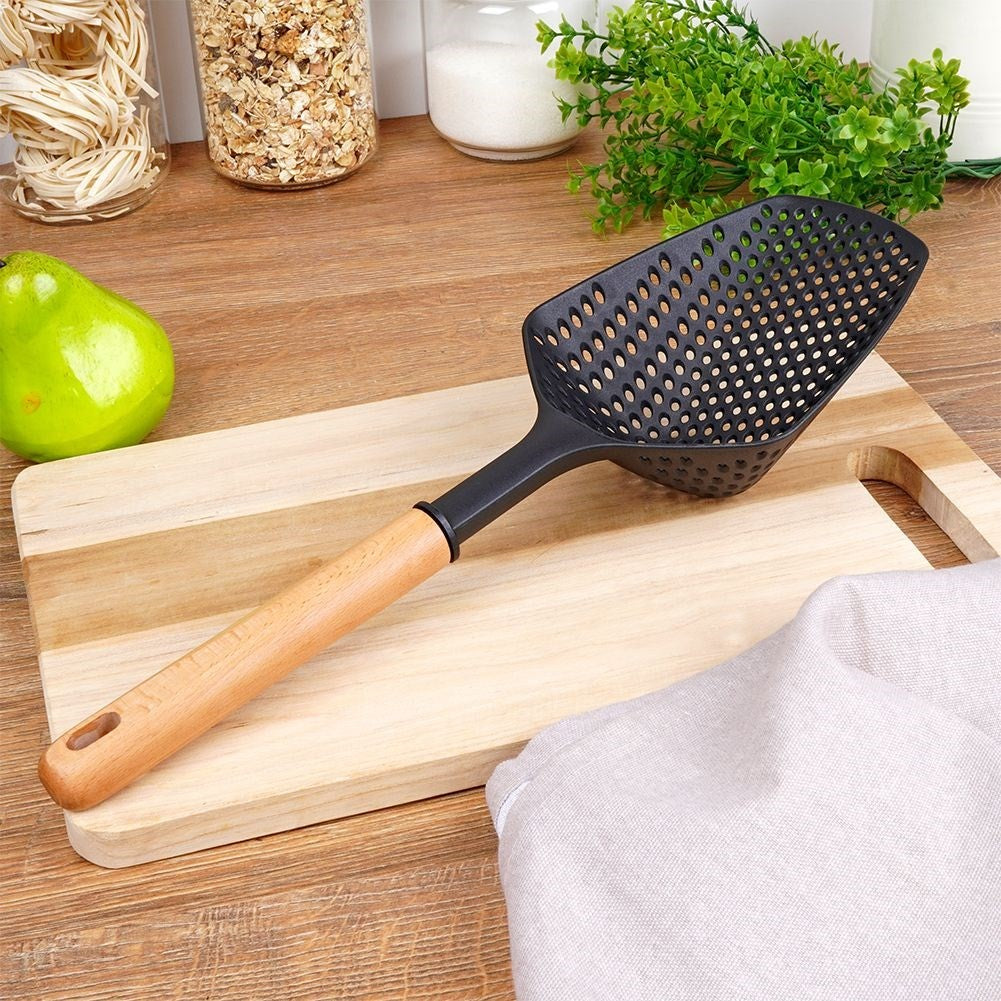 Universal kitchen spoon for pasta and dumplings, durable nylon