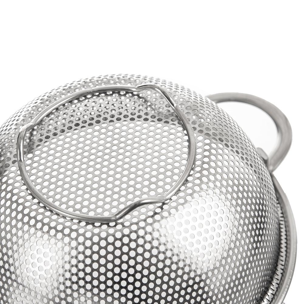 Universal kitchen strainer in stainless steel with handle and feet