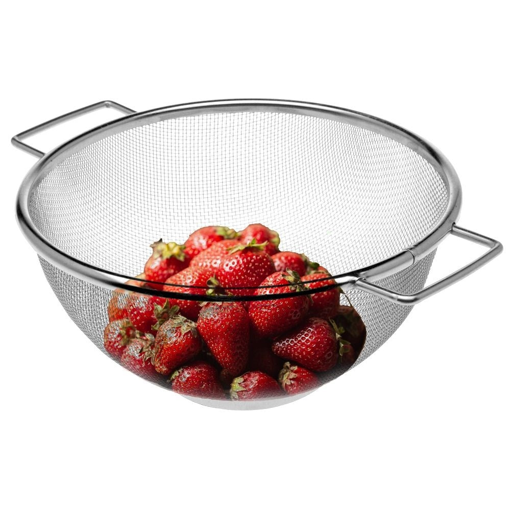 Universal kitchen strainer in stainless steel with two handles