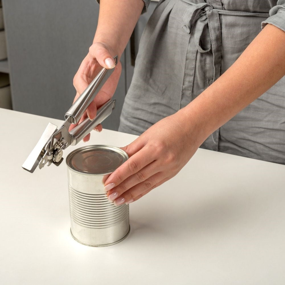 Universal stainless steel can opener for easy and safe opening