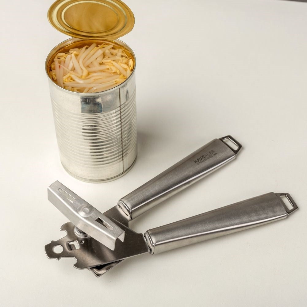 Universal stainless steel can opener for easy and safe opening