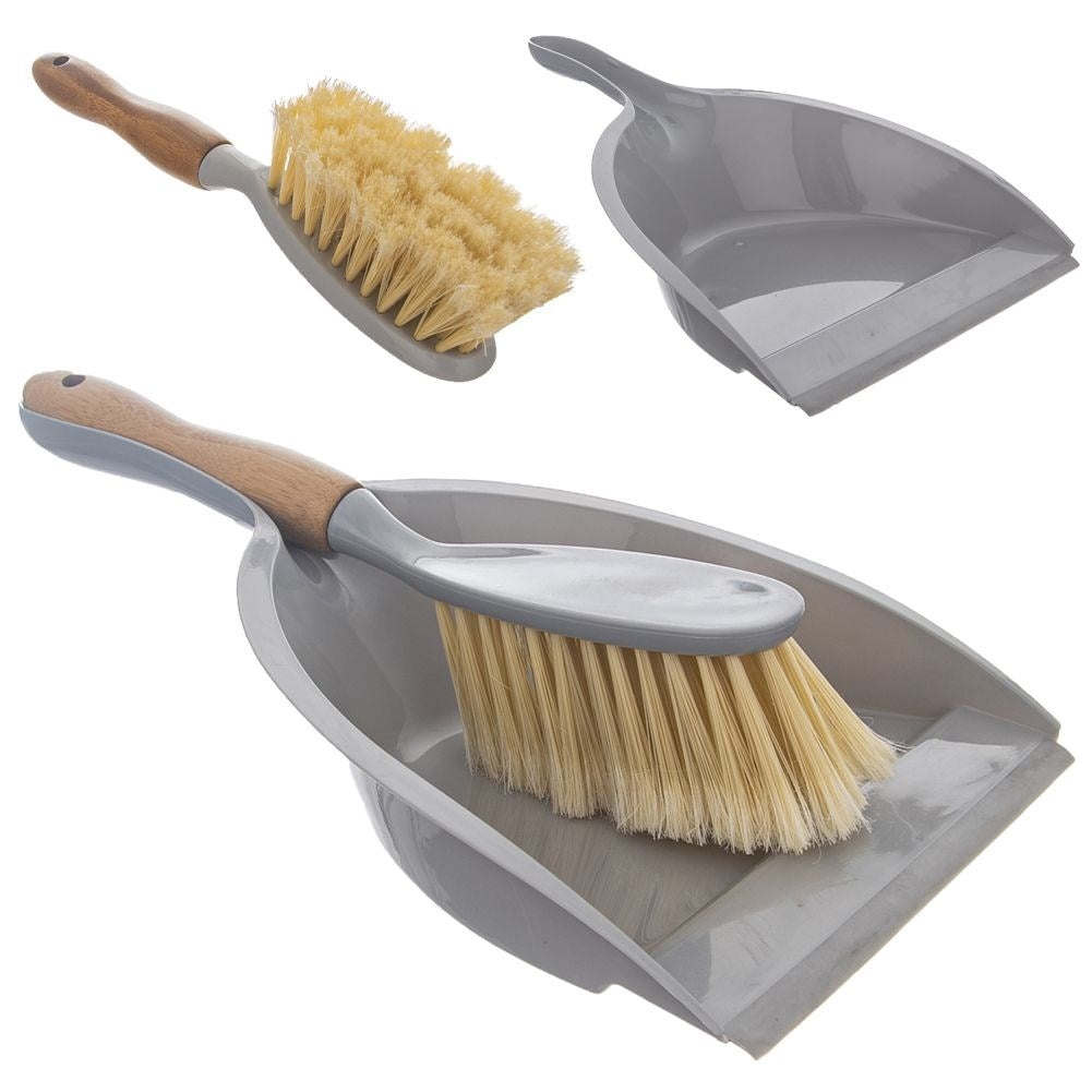 Vacuum cleaner with dustpan for all surfaces and particles
