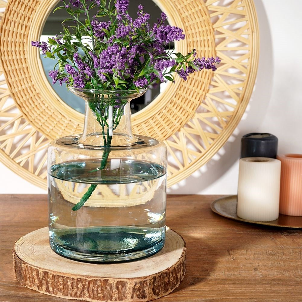 Vase in recycled glass with a beautiful blue shade