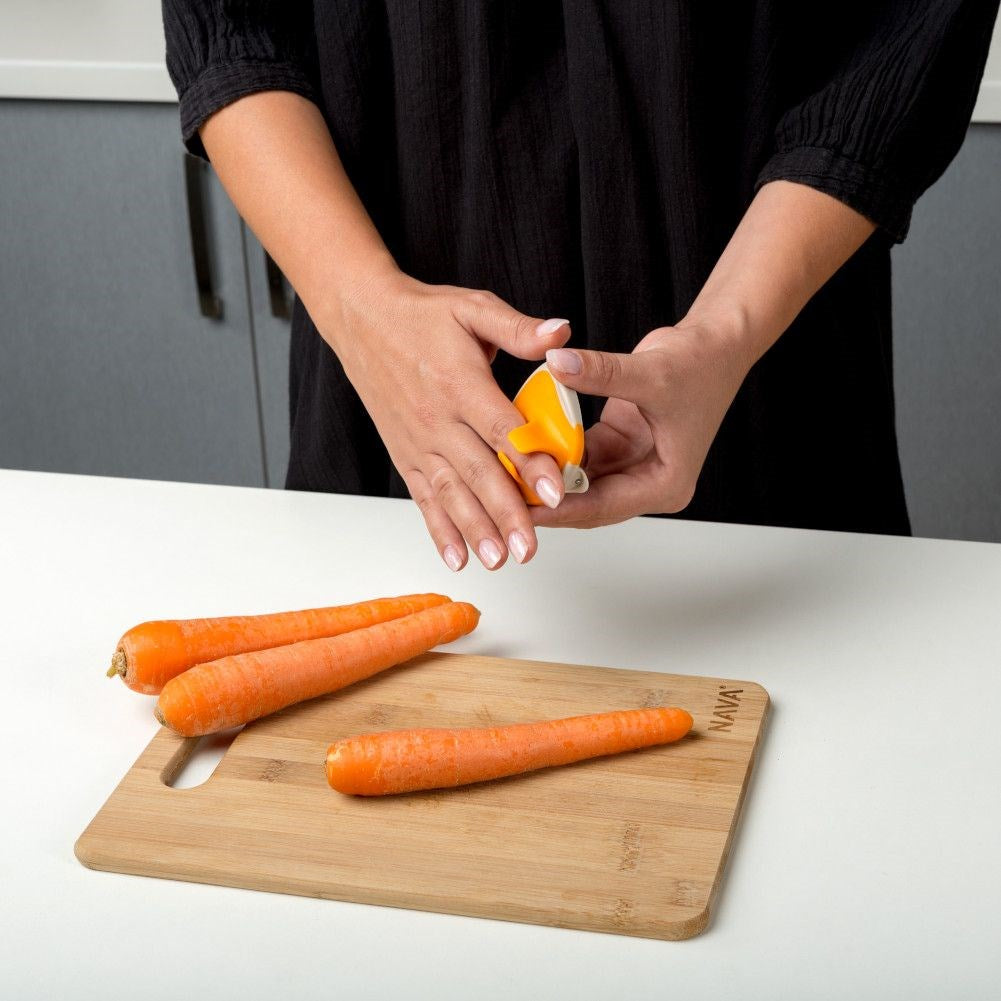 Vegetable and fruit peeler